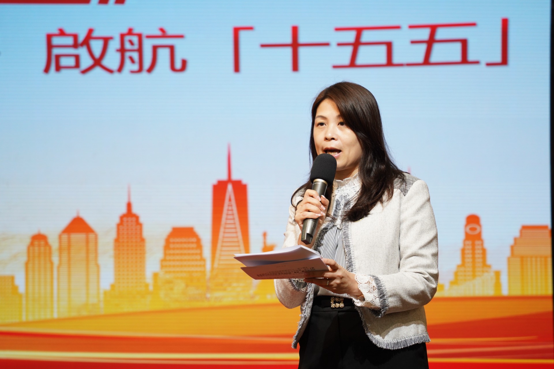 △陳秋嫻秘書長兼執行會長主持本次座談會
