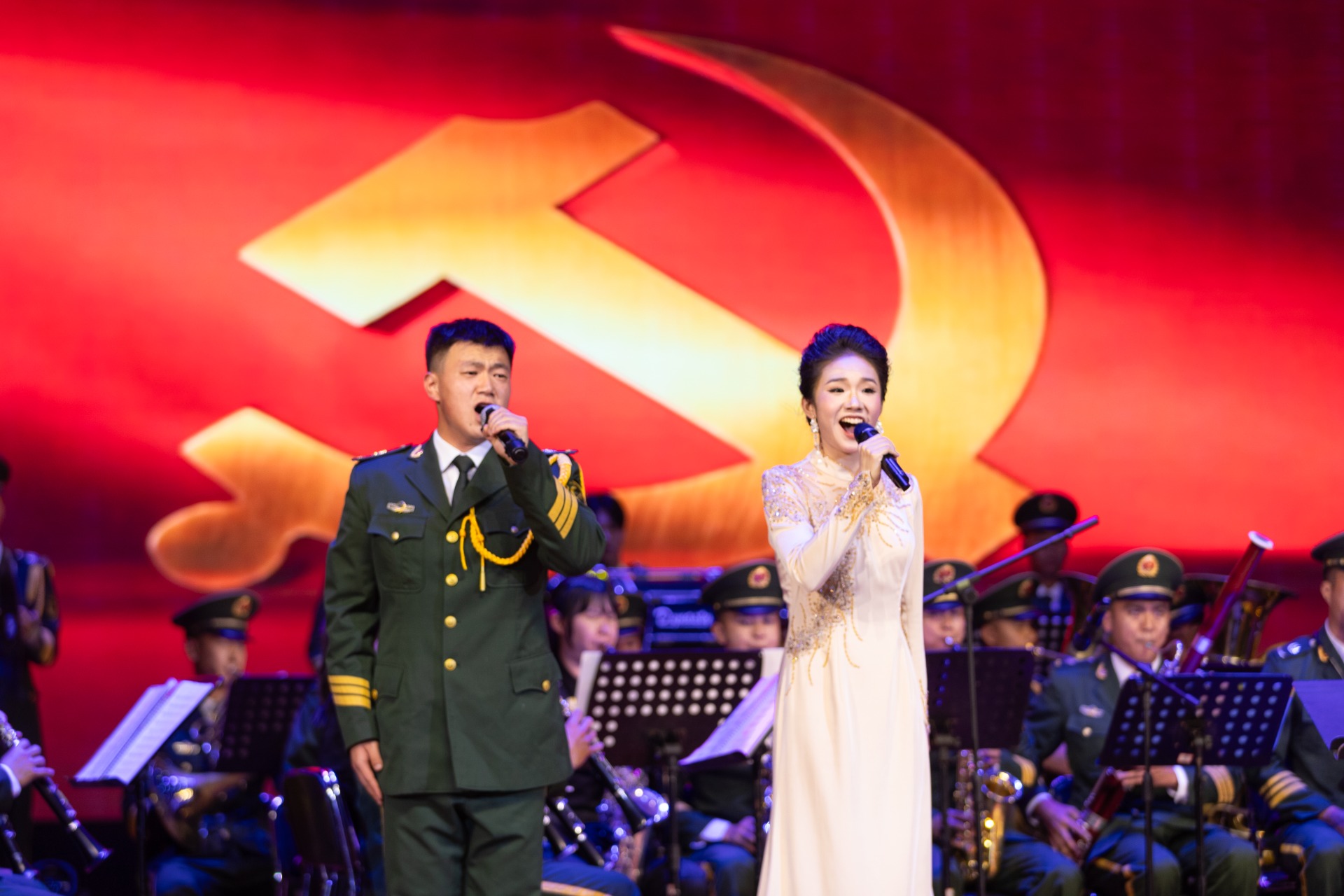 軍樂演奏與領唱《領航》